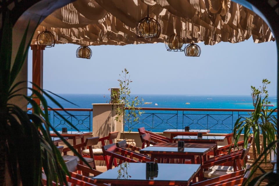 Restaurant/places to eat, Natural landscape, Sea view