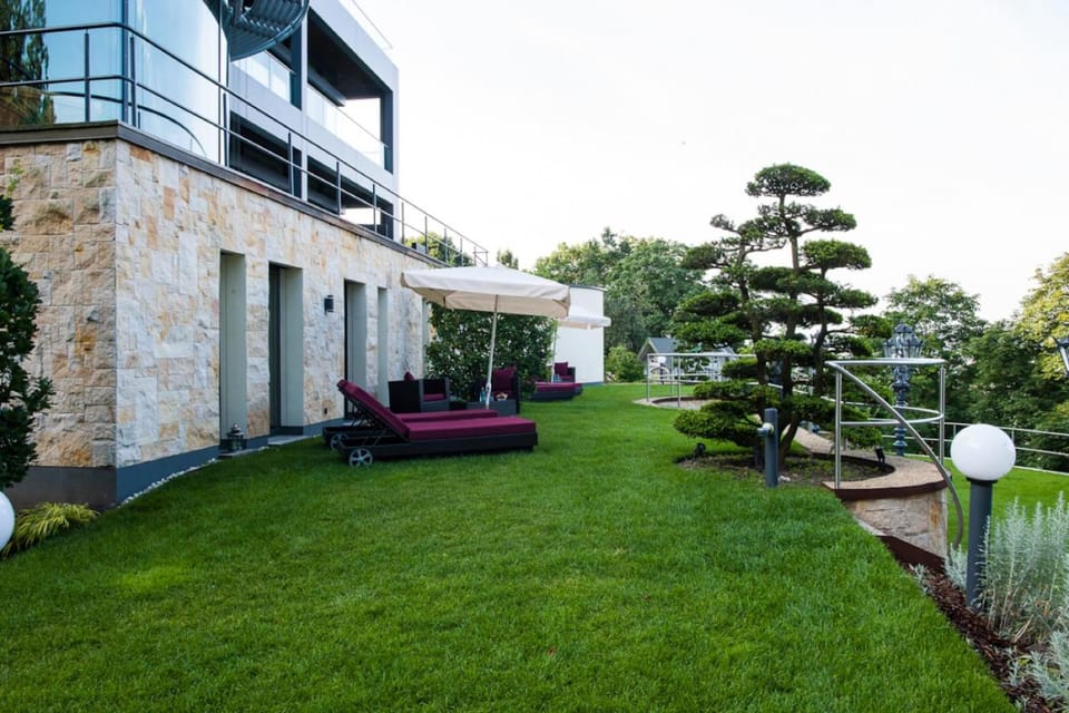 Property building, Garden, Garden view, sunbed