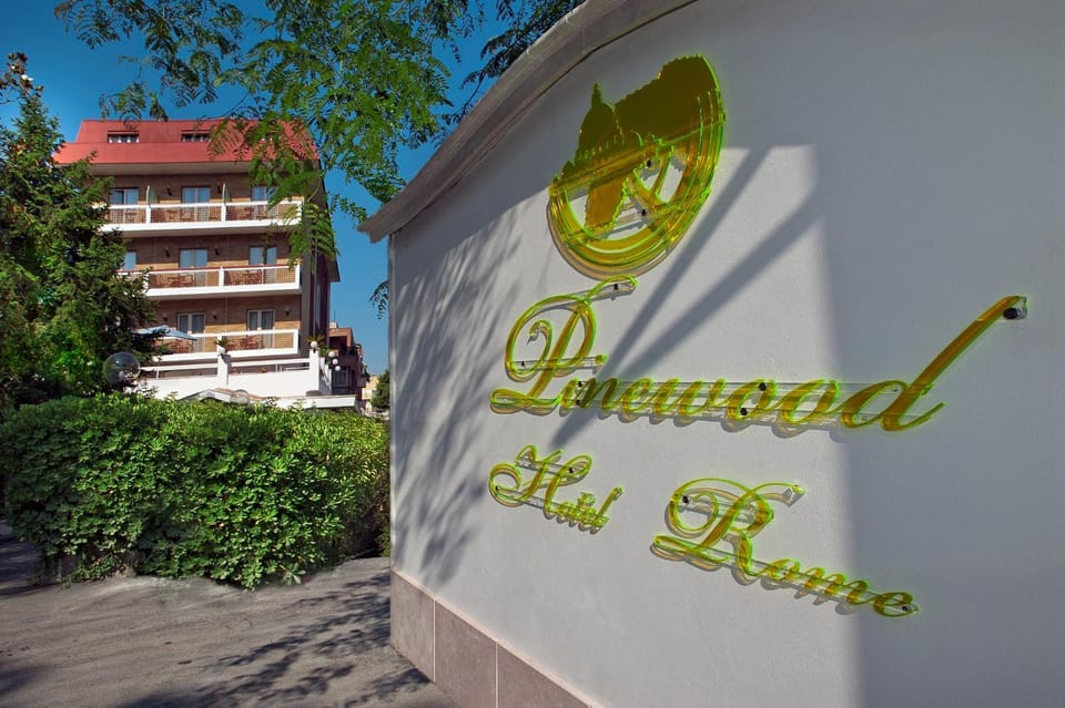 Facade/entrance, Logo/Certificate/Sign
