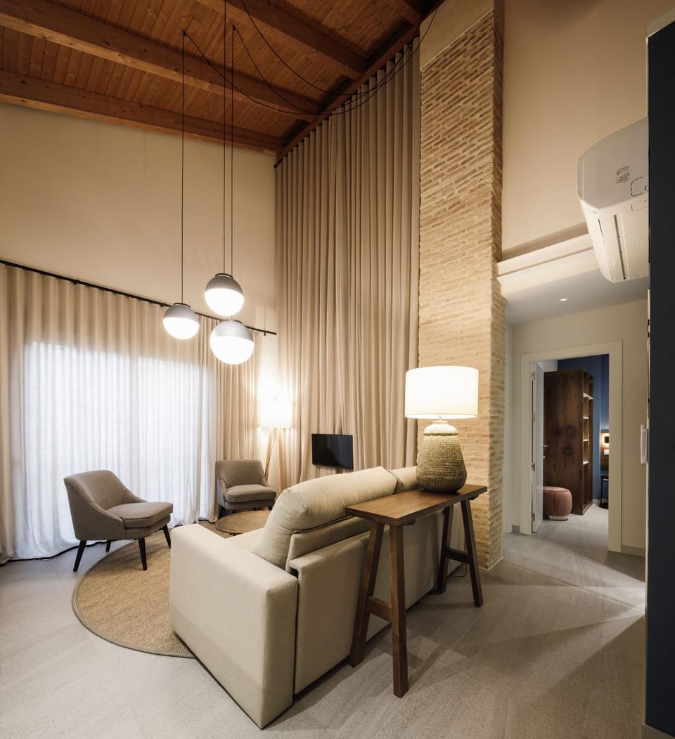 Communal lounge/ TV room, Living room