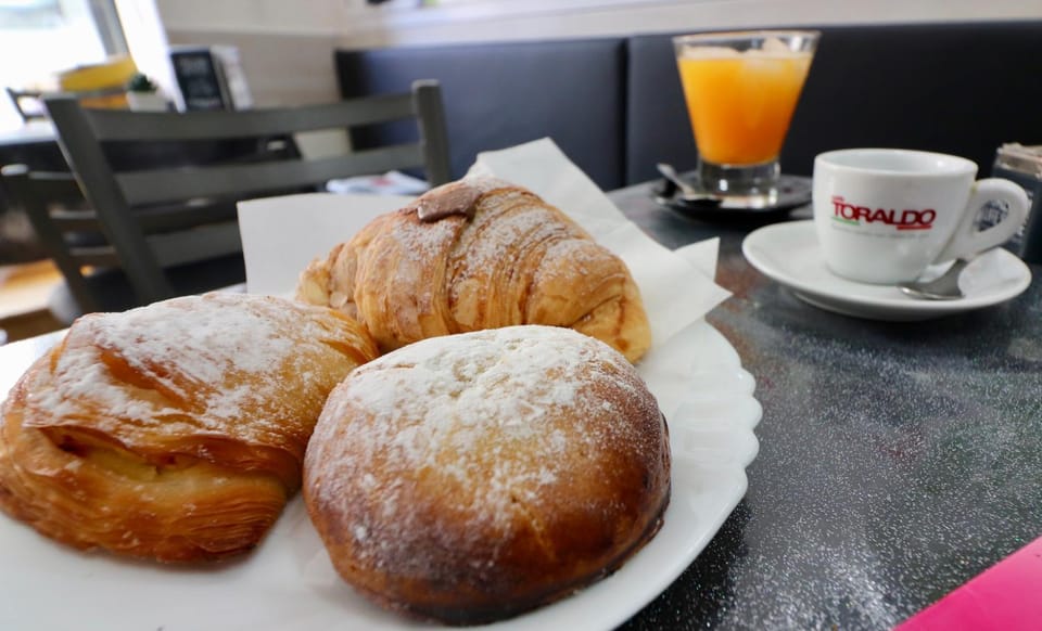 Food and drinks, Food, Breakfast, Italian breakfast