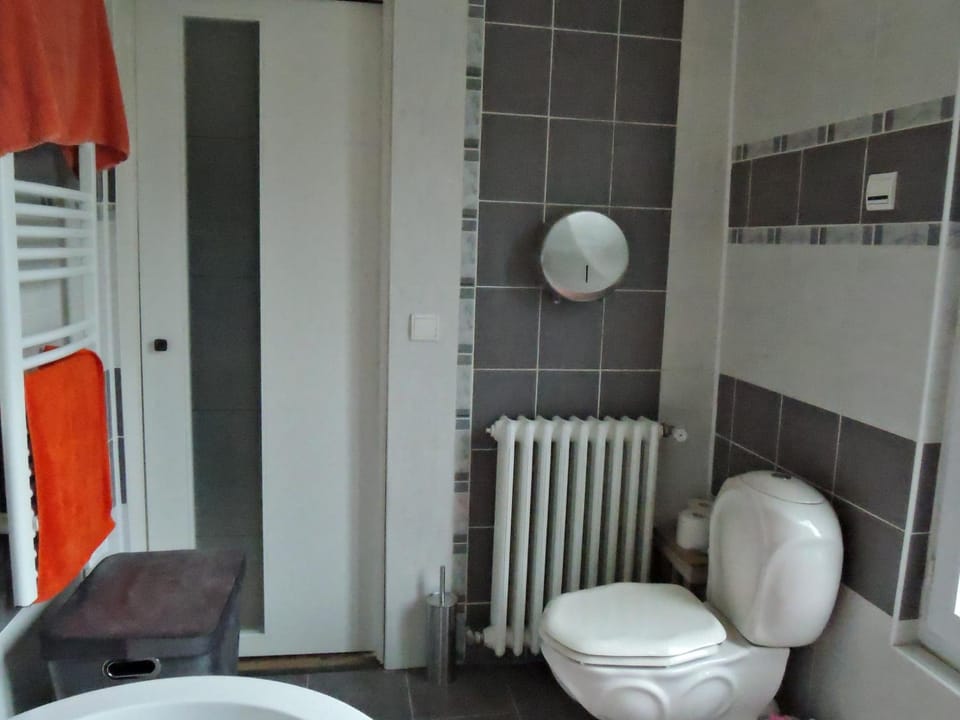 Toilet, Bathroom