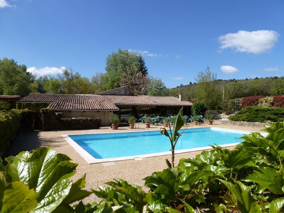 Swimming pool, Swimming pool