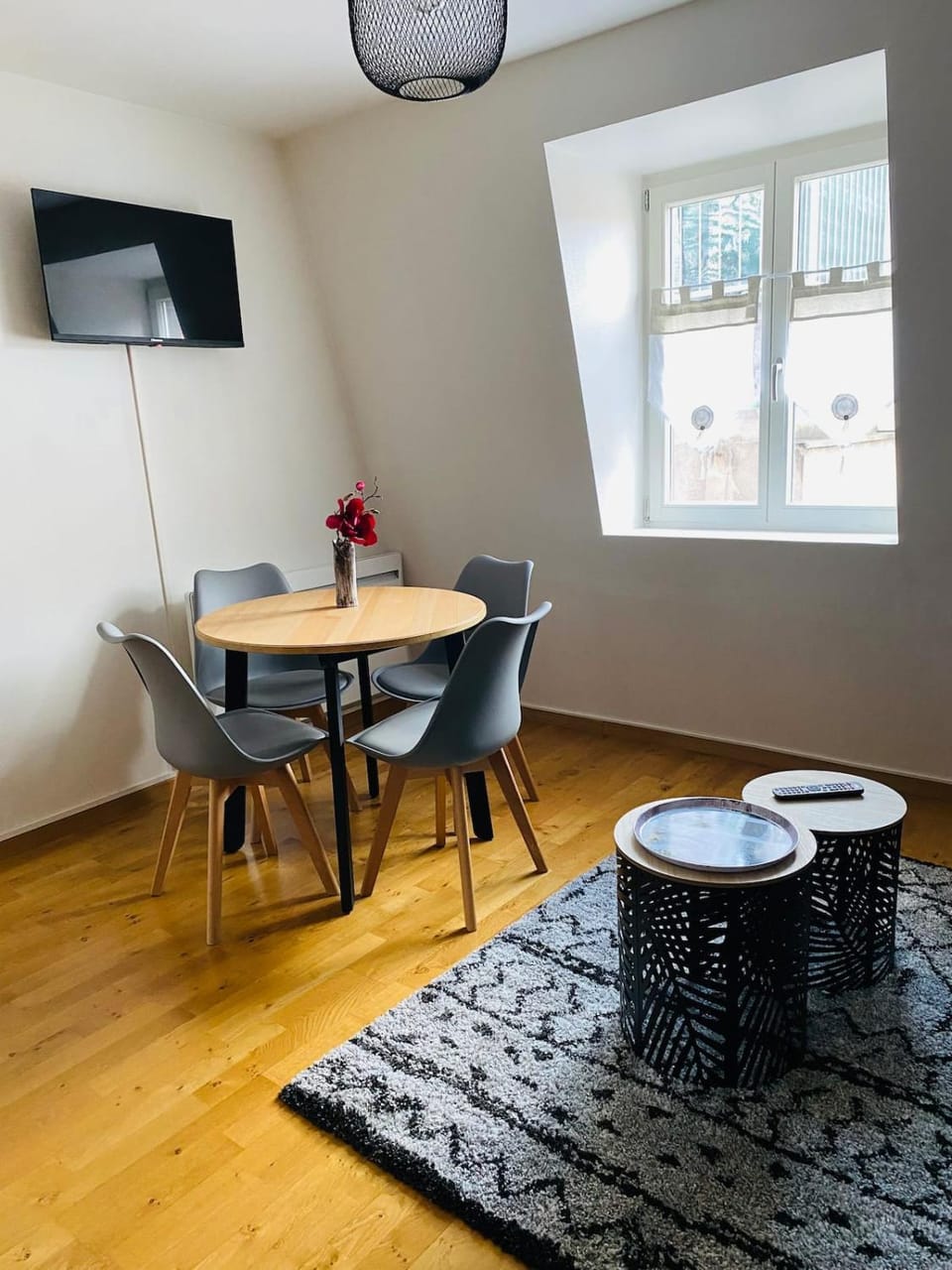TV and multimedia, Dining area