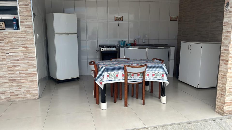 Casa aconchegante a 5min a pé da praia de Boracéia! House in São Sebastião