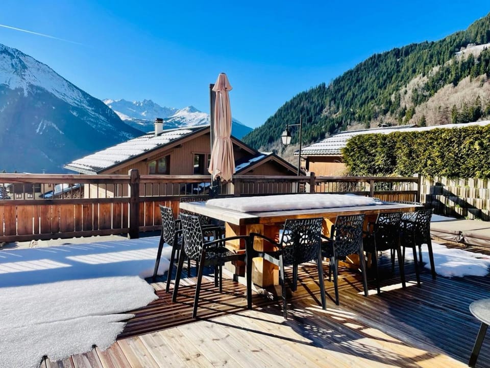 Patio, Winter, Balcony/Terrace, Mountain view