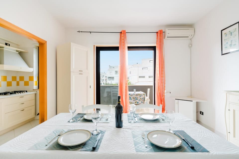 Property building, Kitchen or kitchenette, Living room