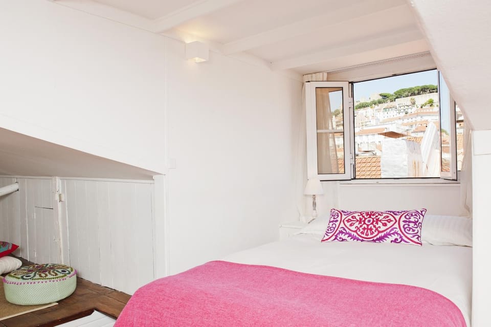 Bed, Bedroom, Landmark view