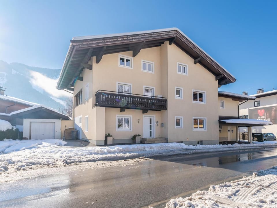 Property building, Winter