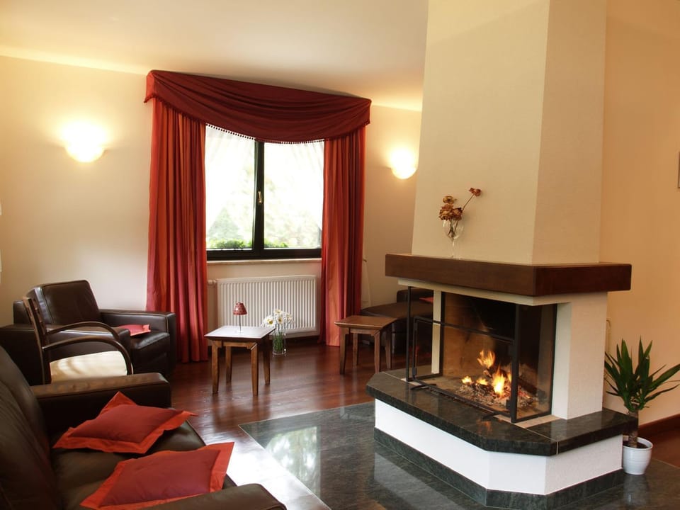 Library, Lobby or reception, Internal: Not applicable to any particular room