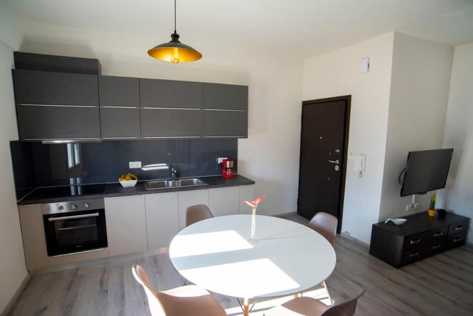 Kitchen or kitchenette, Living room, Dining area