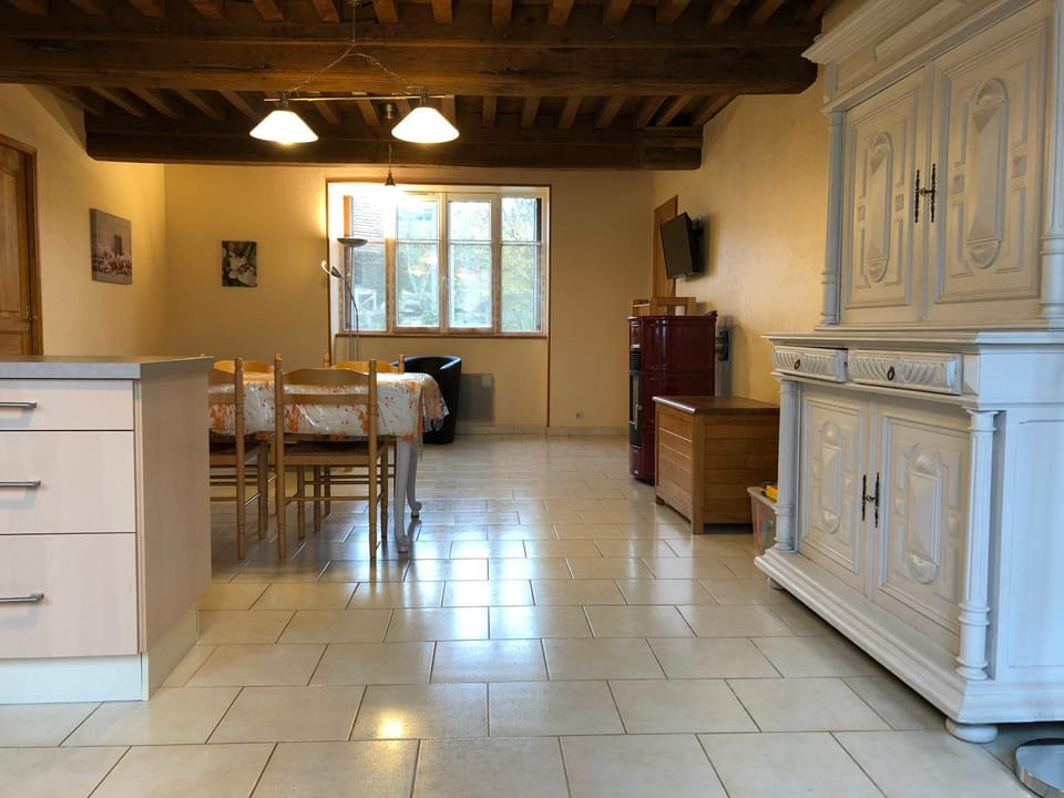 Seating area, Dining area