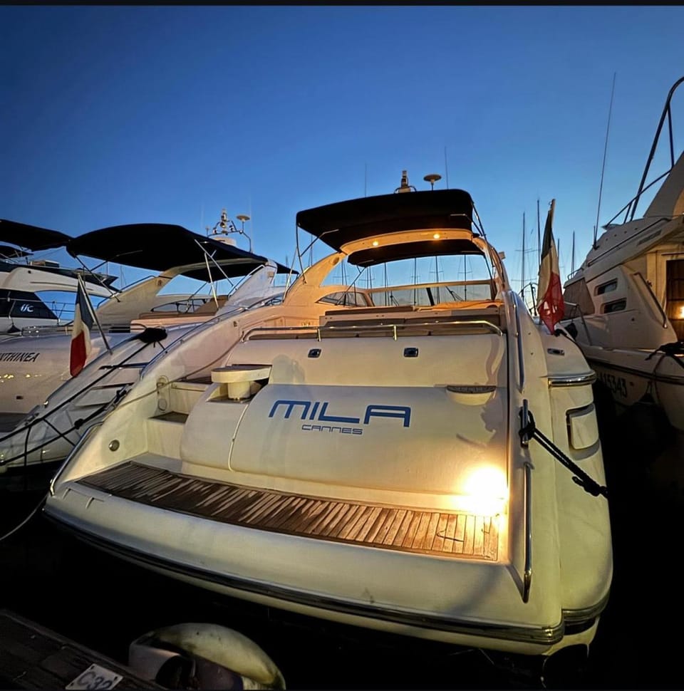 Yacht 17M Cannes Croisette Port Canto,3 Ch,clim,tv Docked boat in Cannes