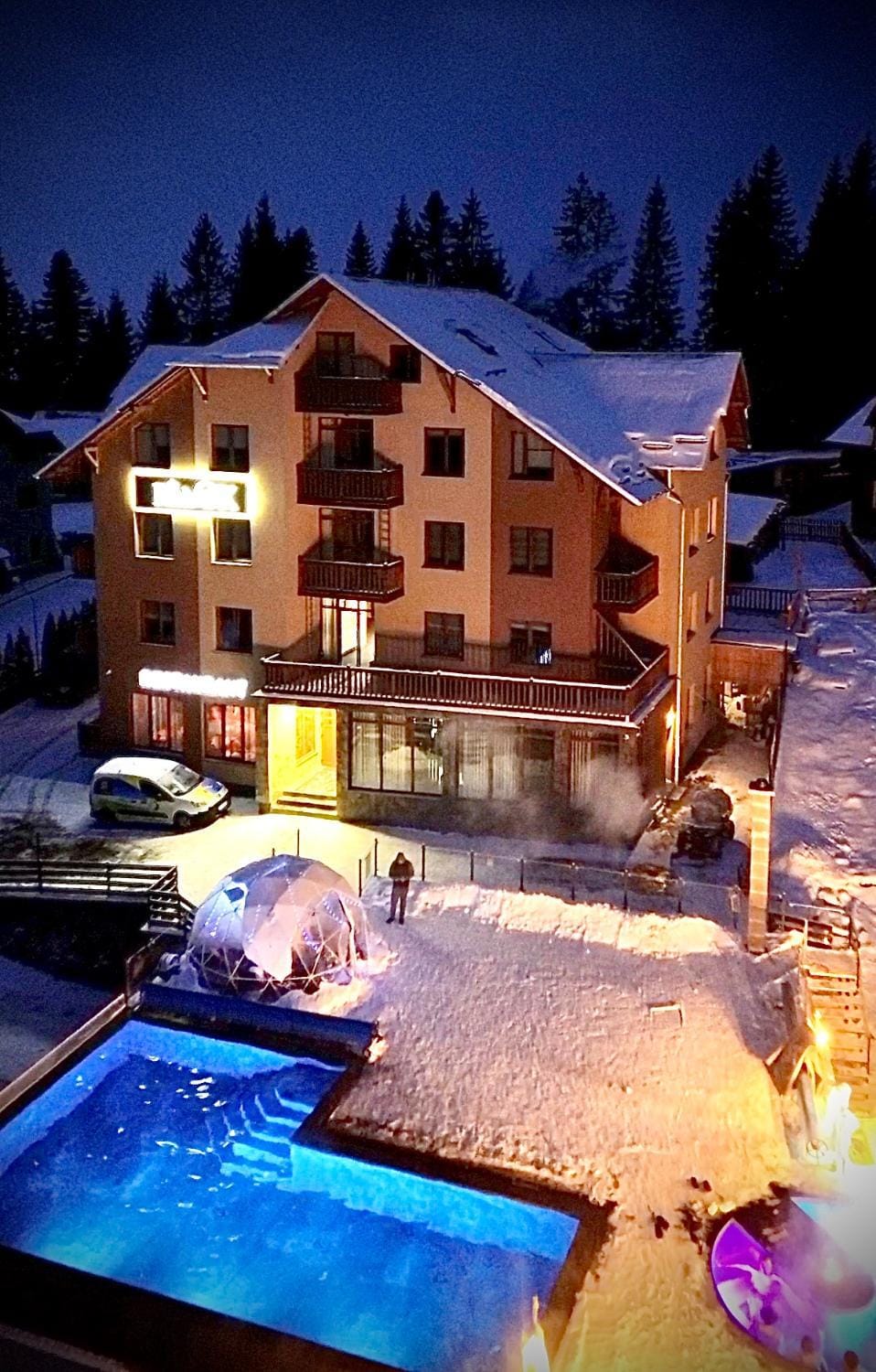 Property building, Winter, Swimming pool