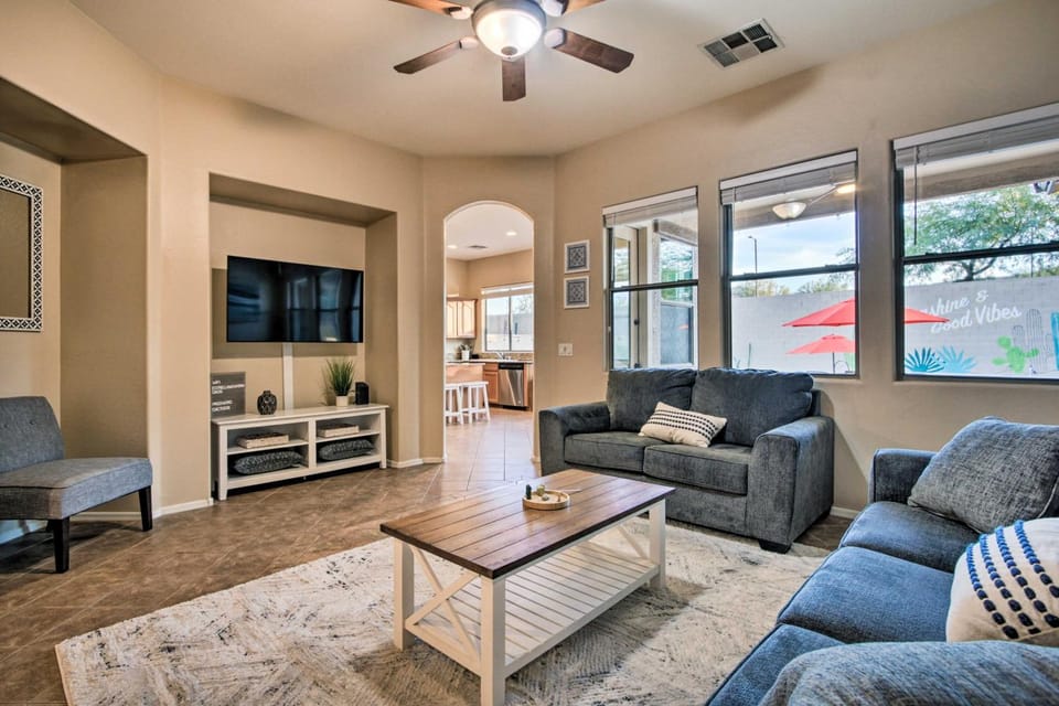 Pool & Game Room: Home in Goodyear Near Golfing House in Goodyear