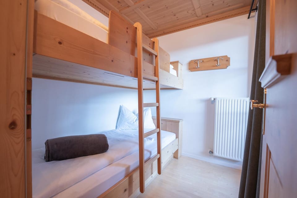 Bed, Photo of the whole room, Bedroom, bunk bed