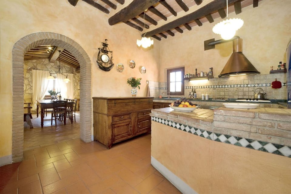 Kitchen or kitchenette, Photo of the whole room, Dining area