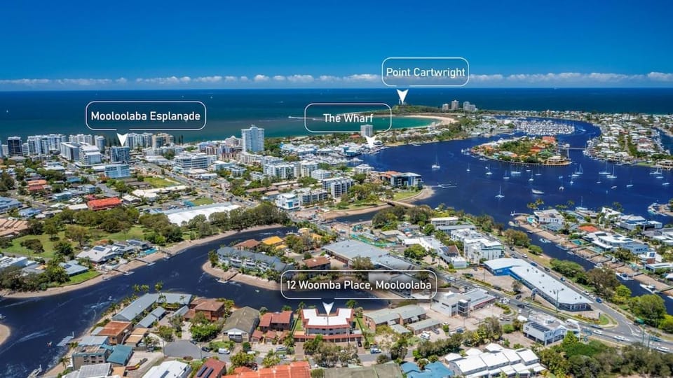 HACIENDA- CANAL VIEWS AND COMFORT Apartment in Sunshine Coast