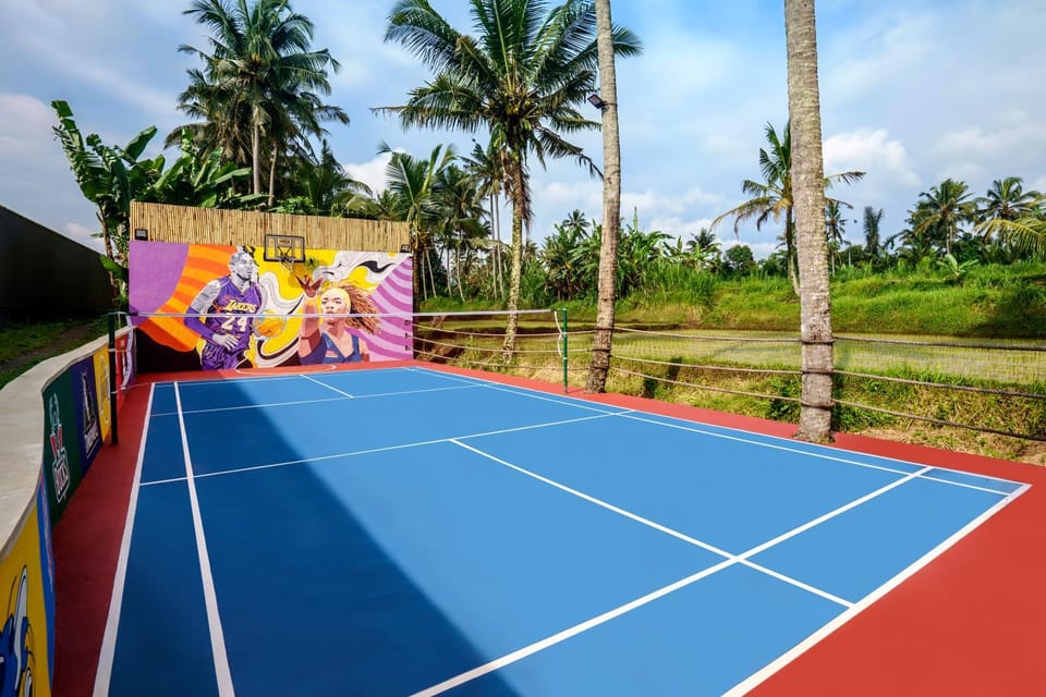 Day, Tennis court