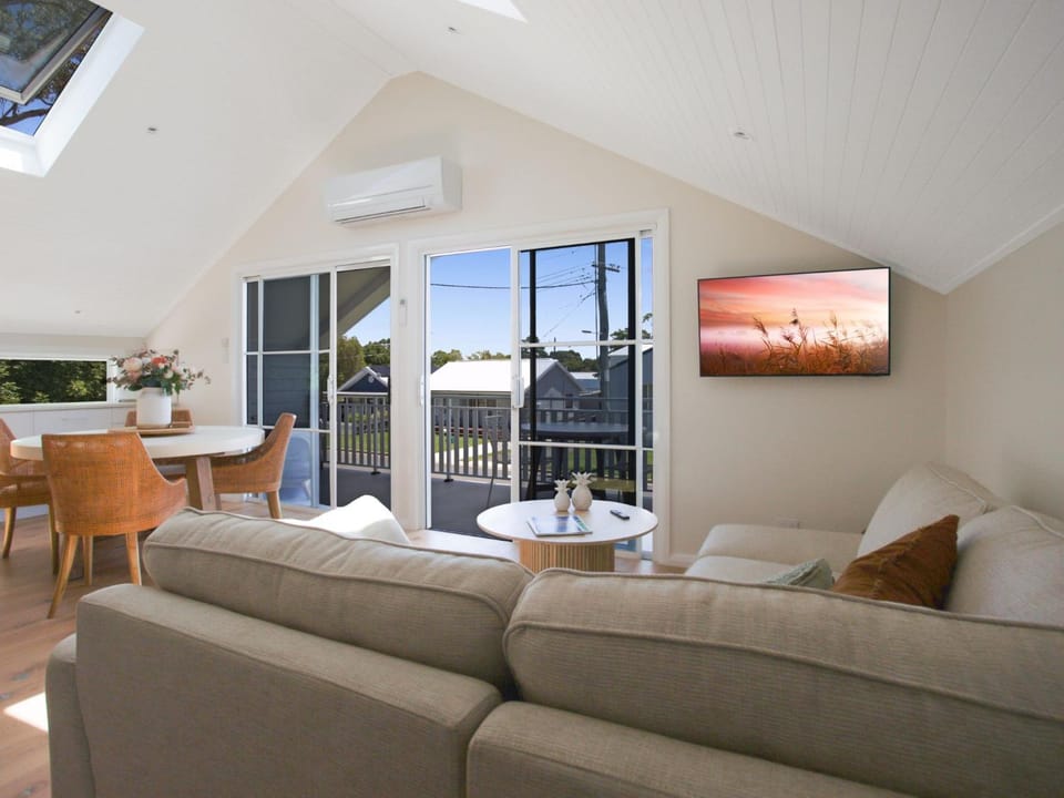 Tea Gardens Loft Apartment in Hawks Nest