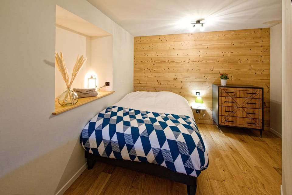 Bed, Night