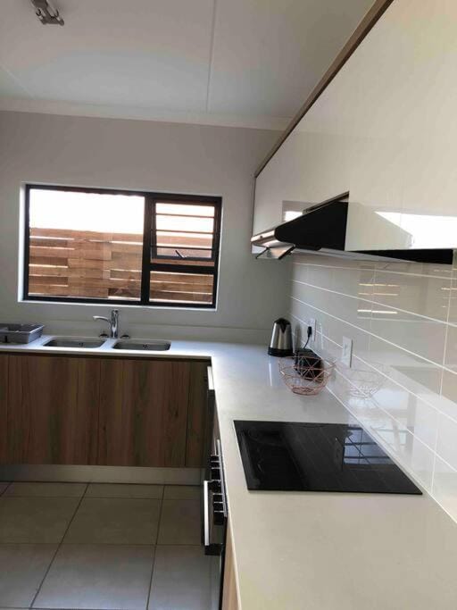 THE BLYDE LAGOON BEACH PRETORIA 3 BEDROOM GROUND FLOOR APARTMENT Apartment in Pretoria