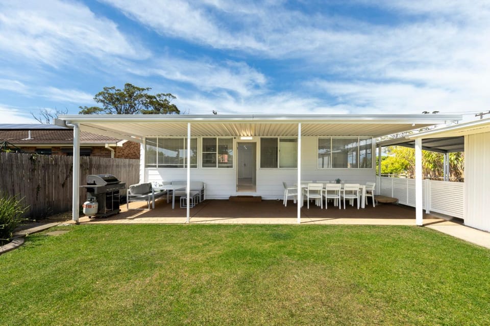 Indigo Pet Friendly 5 Mins Walk to Bay House in Callala Bay