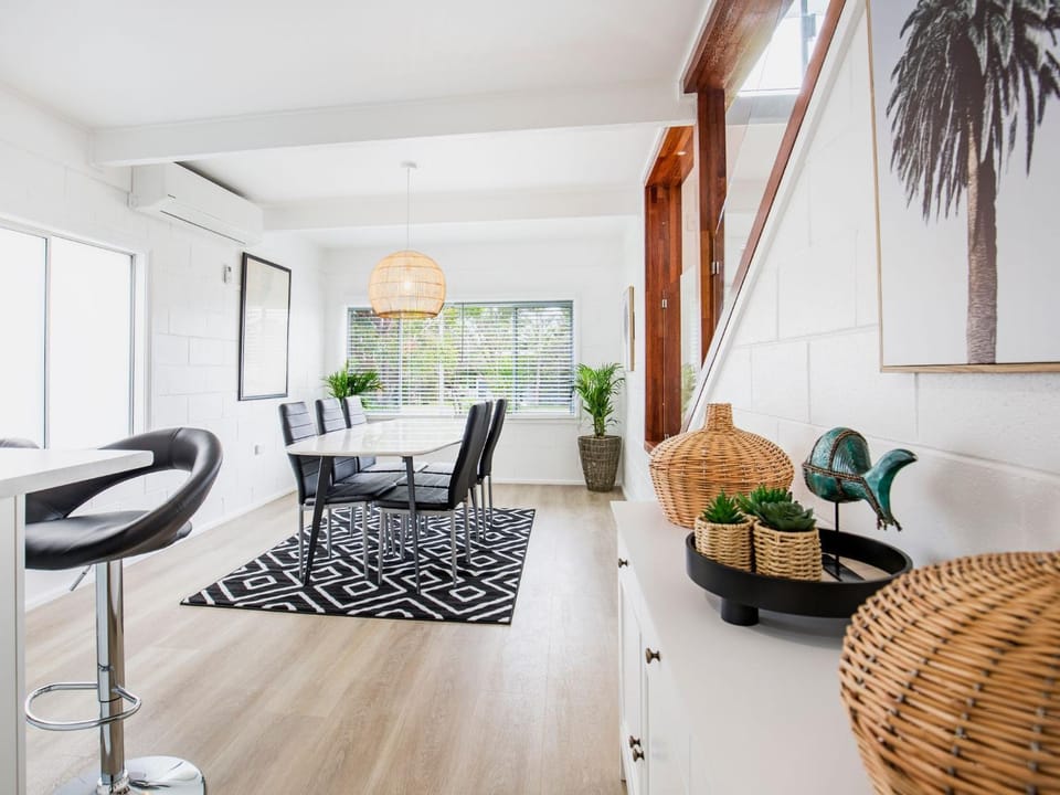 Sunfish Pet Friendly 4 Mins Walk to Beach House in Culburra Beach
