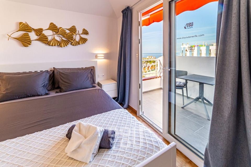 Bed, Bedroom, Sea view