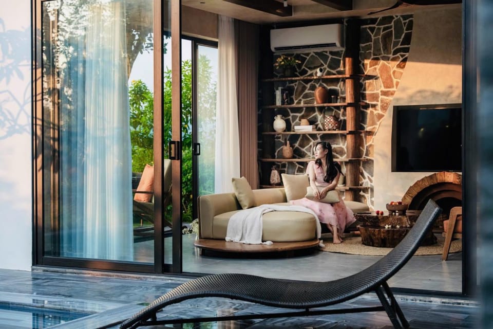 Venus Flamigo Resort- Amazing, Đại Lải Villa in Laos
