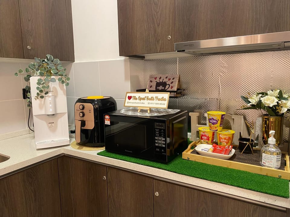 Coffee/tea facilities, Kitchen or kitchenette, Food, minibar