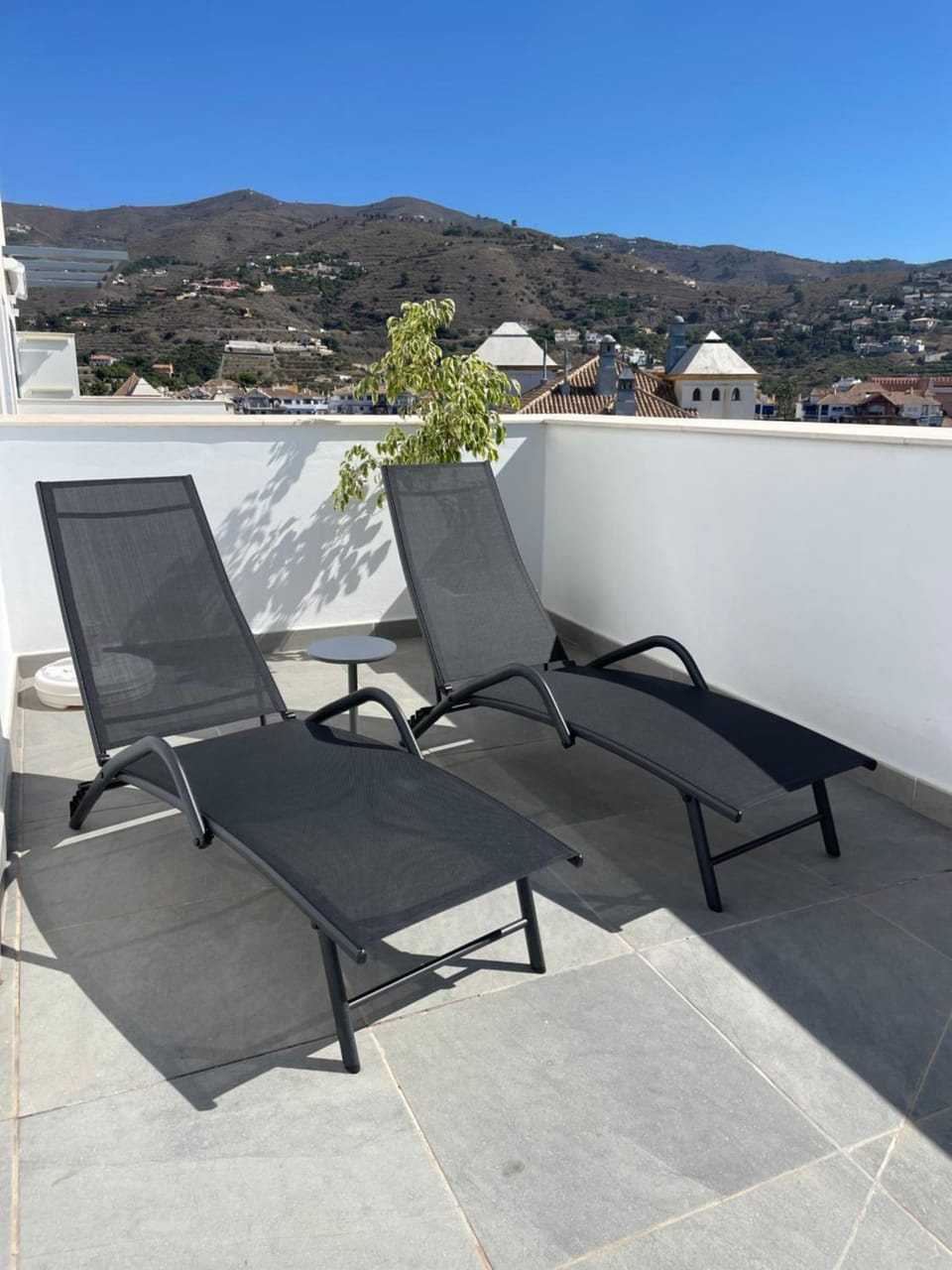 Sunny penthouse beach apartment with panoramic views Apartment in Costa Tropical