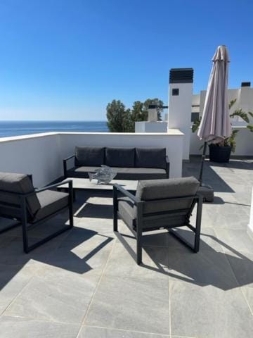 Sunny penthouse beach apartment with panoramic views Apartment in Costa Tropical