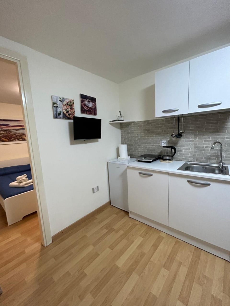 TV and multimedia, Kitchen or kitchenette, stove