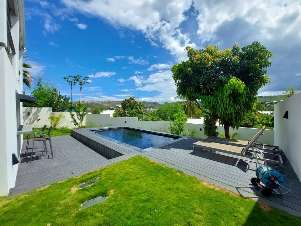 Natural landscape, Garden, Garden view, Pool view, Swimming pool