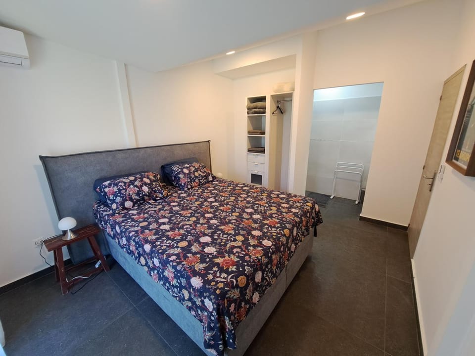 Property building, Bathroom, Bedroom