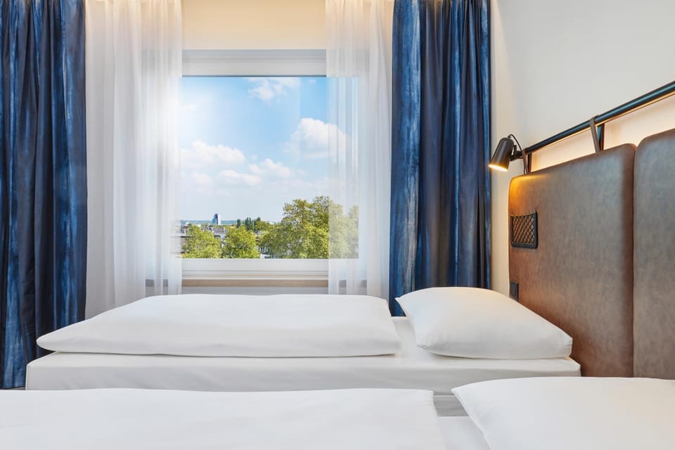 Bed, View (from property/room), Photo of the whole room, Bedroom
