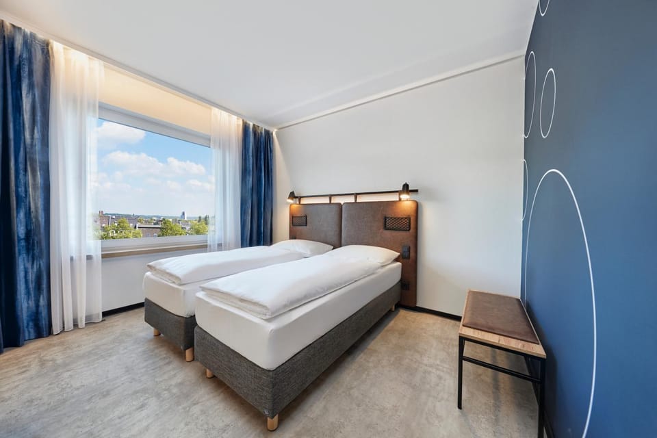 Bed, View (from property/room), Photo of the whole room, Bedroom