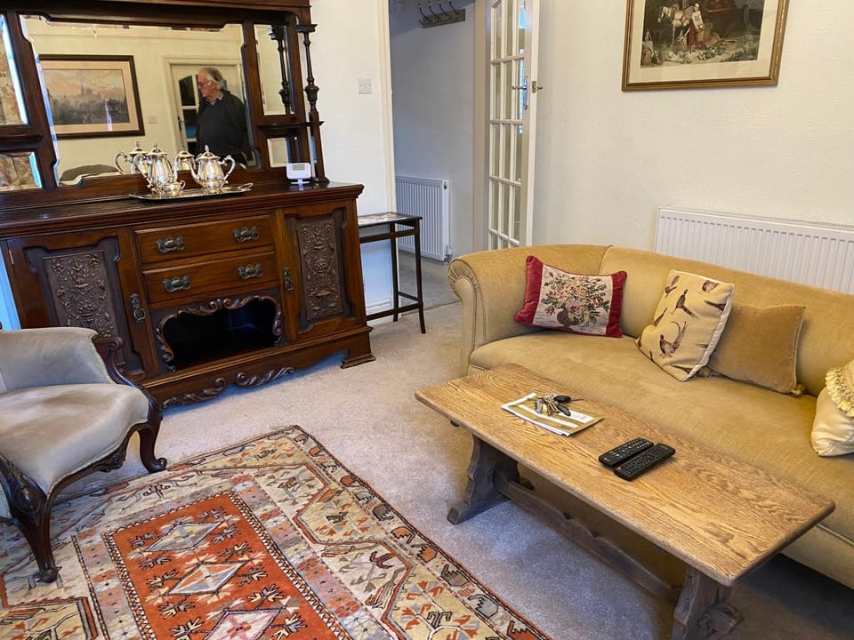 Communal lounge/ TV room