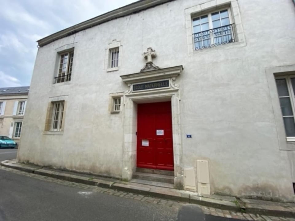 Facade/entrance