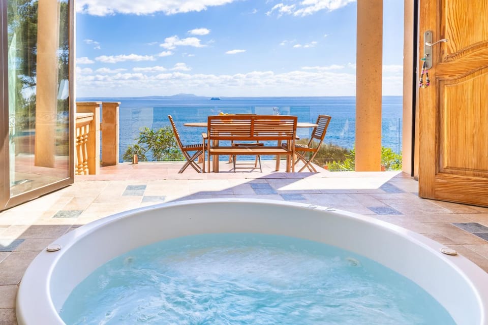 Villa Cala Vinyes Villa in Serra de Tramuntana