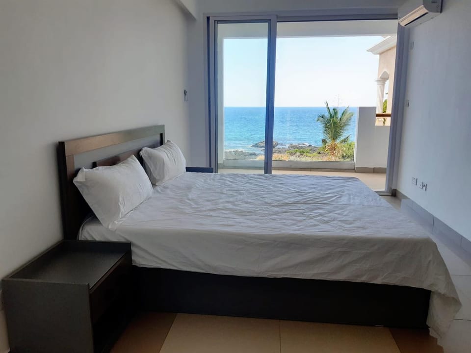 Bed, Balcony/Terrace, Photo of the whole room, Bedroom, Sea view
