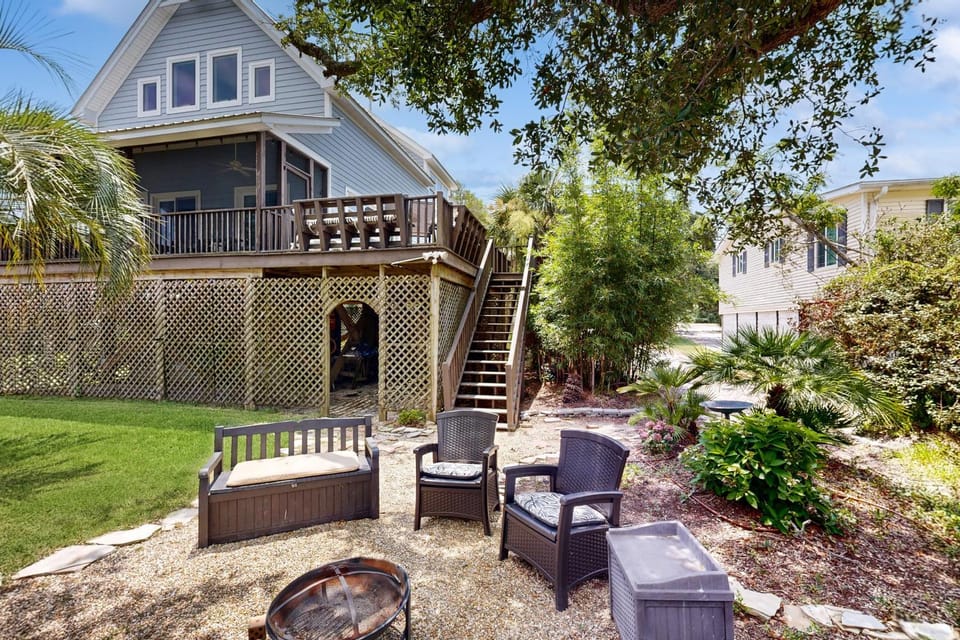 Pelican's Hideaway House in Folly Beach