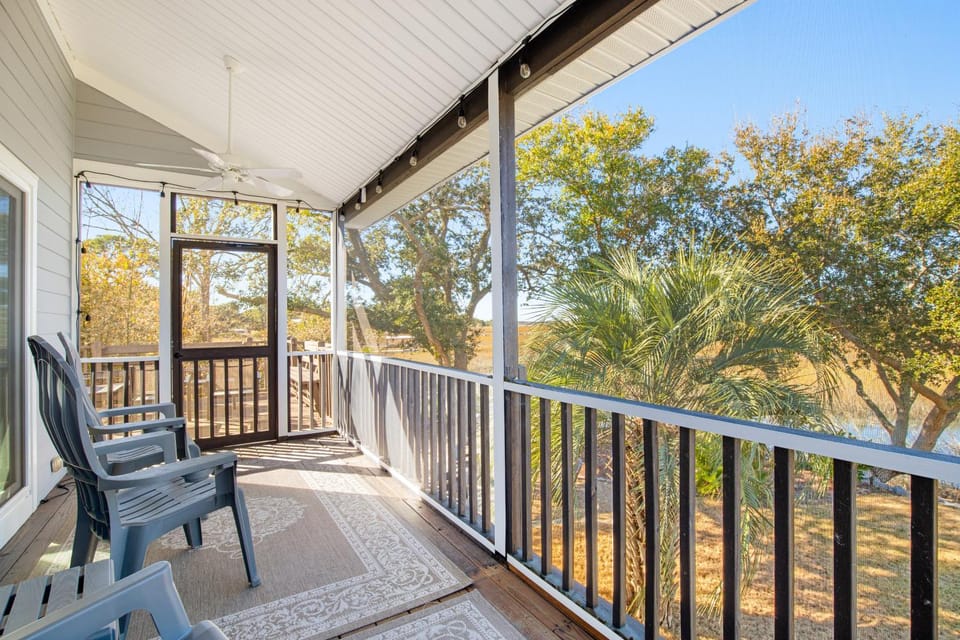 Pelican's Hideaway House in Folly Beach
