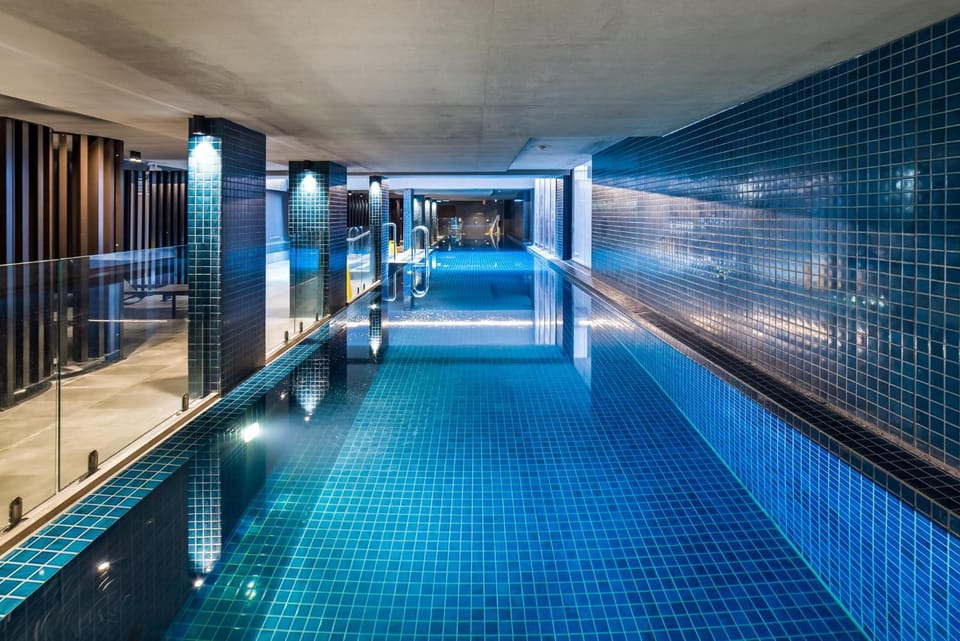 Chic 3-Bed in Central with Pool, Sauna and Gym Apartment in Canberra