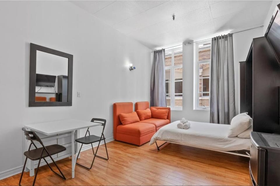 Living room, Photo of the whole room