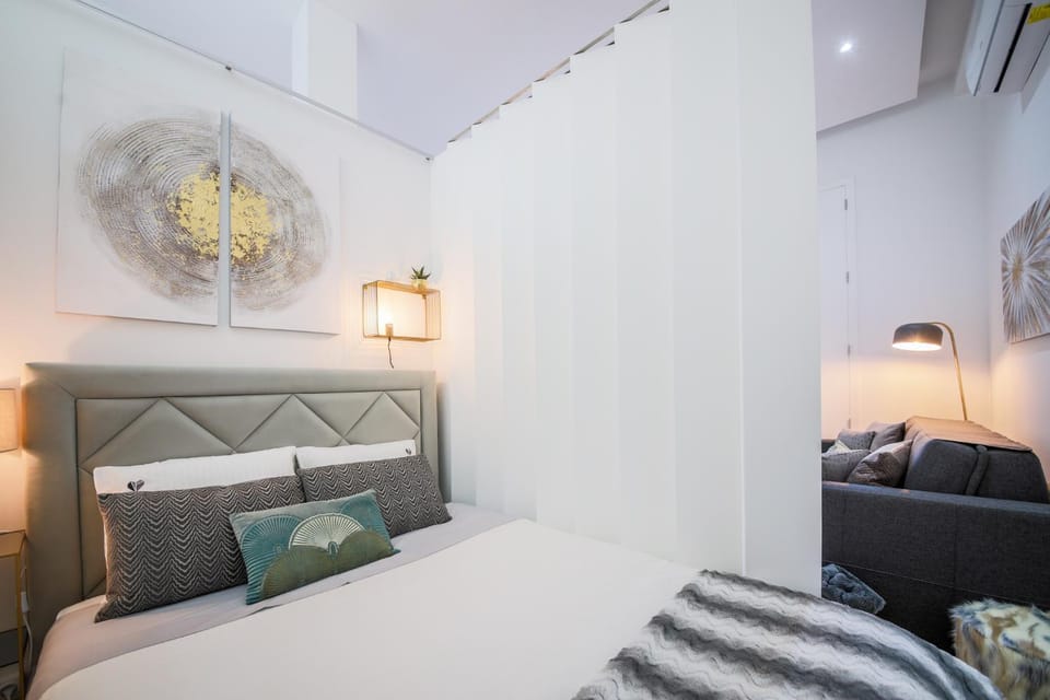 Bed, Photo of the whole room, Bedroom