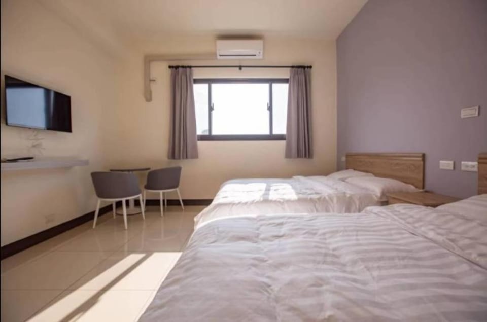 Bed, TV and multimedia, Photo of the whole room, Bedroom, internet, air conditioner