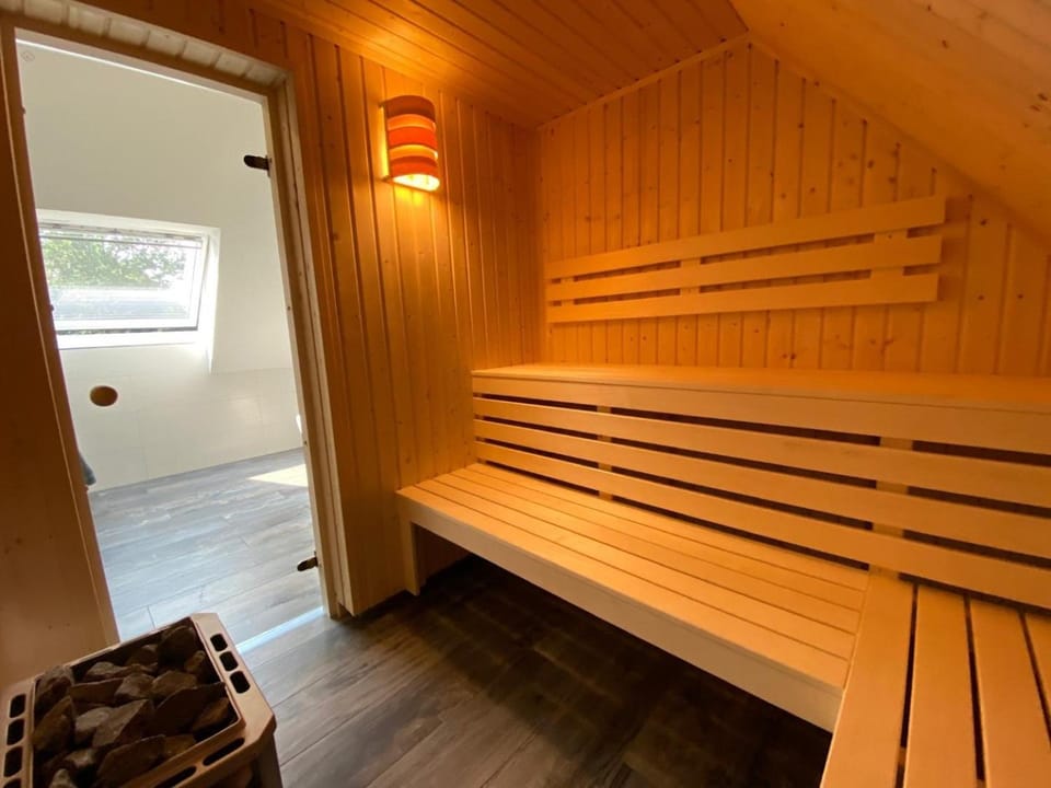 Ferienhaus Seestern am Harkebrügger See mit Sauna und Kamin House in Lower Saxony, Germany