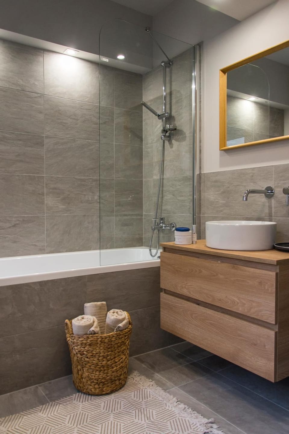 Shower, Bathroom, Bath, towels